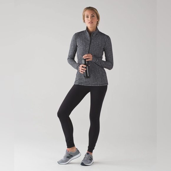 EUC Lululemon Outrun 1/2 zip - Picture 10 of 15